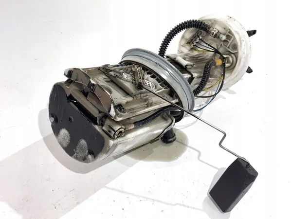 Brandstofpomp Audi A4 B7 2.0 140PK 04-08 8E0919050D image 2