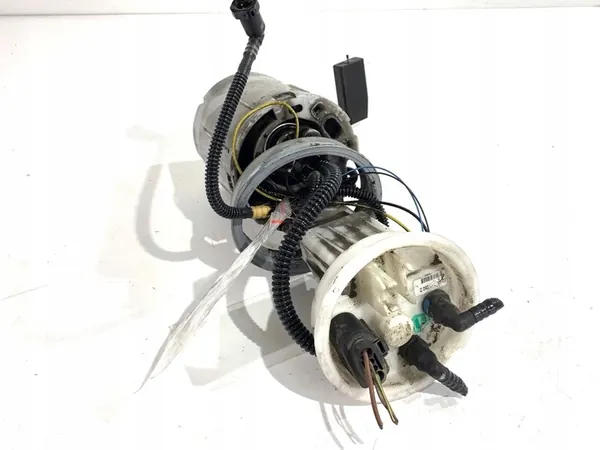 Brandstofpomp Audi A4 B7 2.0 140PK 04-08 8E0919050D image 3