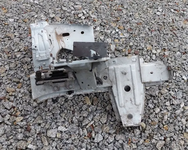 OEM 787390390 Faldón Lateral Pasajero Delantero Derecho image 2