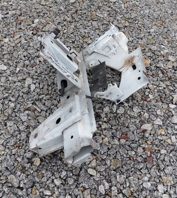 OEM 787390390 Faldón Lateral Pasajero Delantero Derecho image 5