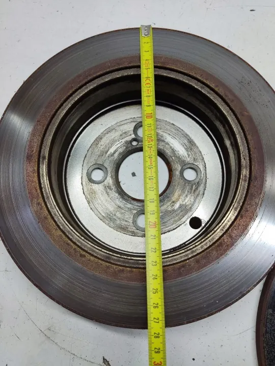 Toyota OEM AAA42277 Bakre bromsskiva - Begagnad image 6
