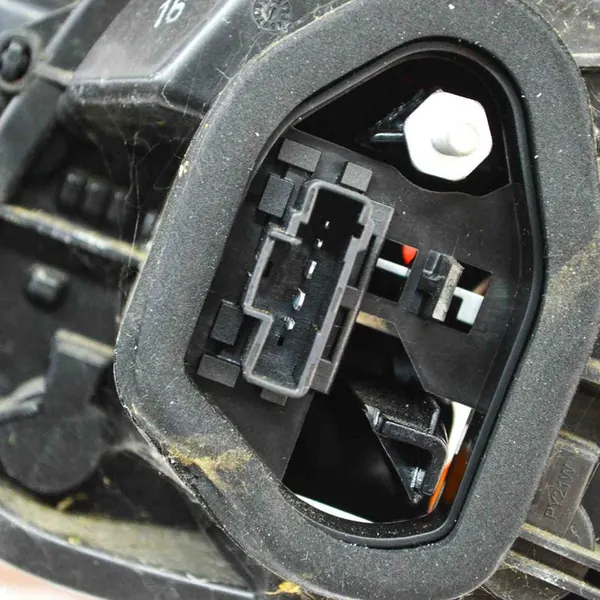 PEUGEOT 208 Lámpara Trasera Izquierda Hatchback 9825601280 image 9