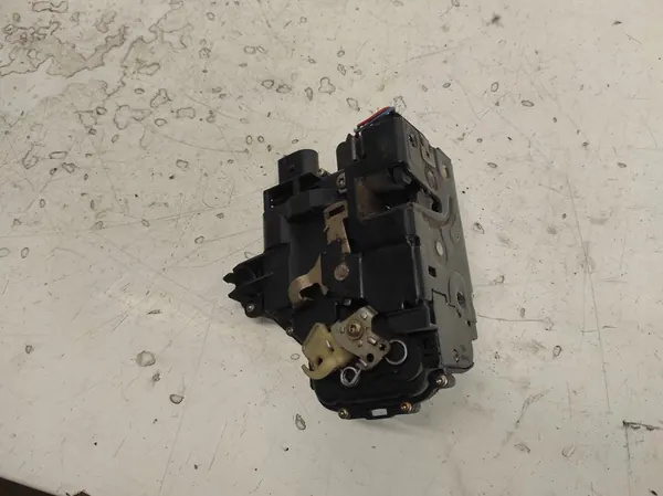 SEAT LEON I 1 99- Linke Vordertürschloss 8PIN image 3