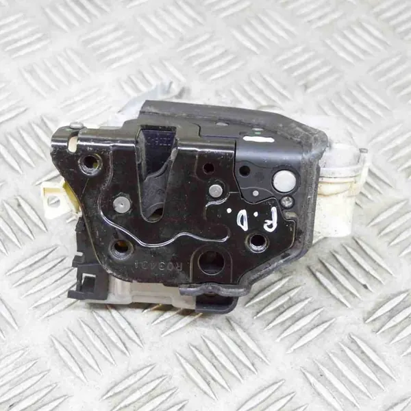 Höger Framdörrslås AUDI Q3 (8U) 8J2837016A image 4