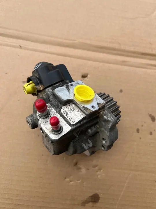 VW SKODA AUDI TDI Kraftstoffpumpe Diesel 04B130755G image 2