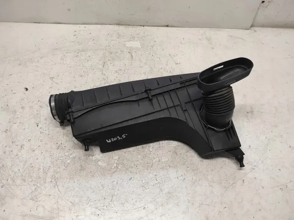 MERCEDES C W203 2.0 B Ilmansuodattimen Kotelo A1110940204 image 2