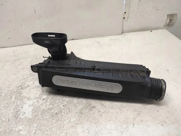 MERCEDES C W203 2.0 B Ilmansuodattimen Kotelo A1110940204 image 3