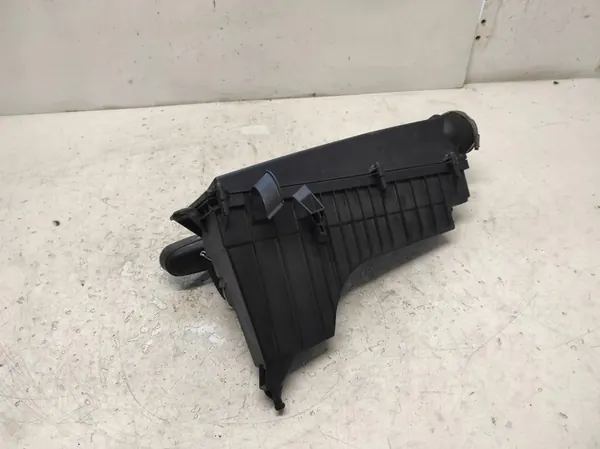 MERCEDES C W203 2.0 B Ilmansuodattimen Kotelo A1110940204 image 4