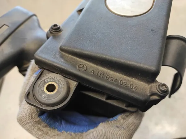 MERCEDES C W203 2.0 B Ilmansuodattimen Kotelo A1110940204 image 5