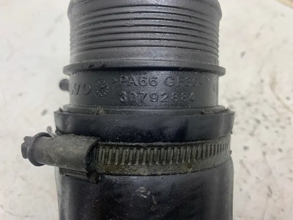 Luftansaugrohr Volvo V60 S60 II 2.4 D5 2013-2018 OEM image 4