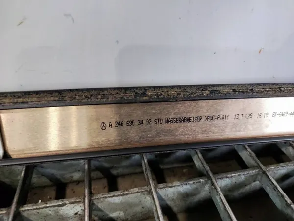Oikea kattokaide OEM A2466903482 Mercedes W246:lle image 8