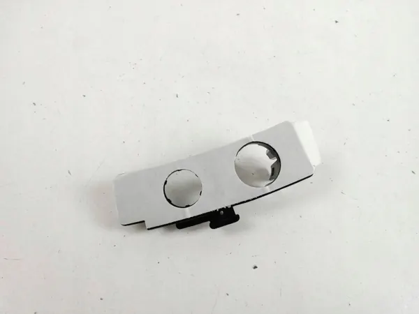 BMW M3 F80 voorbumper parksensorbeugel OEM 8067890 image 2