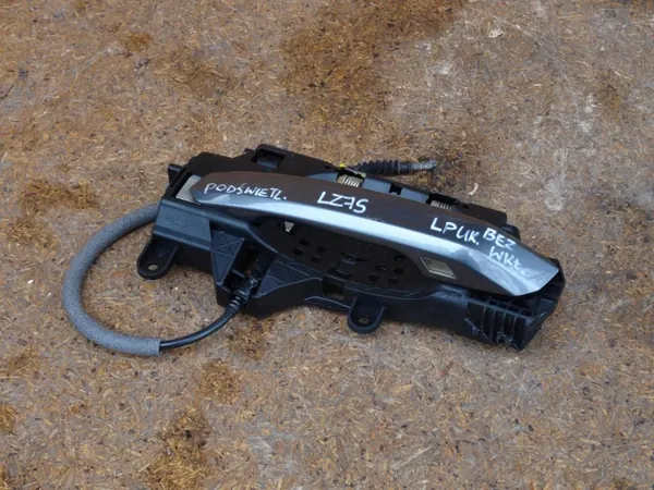 Türgriffrahmen links Audi A4 B9 OEM 8W0837811A image 7