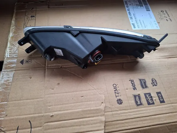 Vasen Sumppuvalo VW Passat B8 3G0 image 4