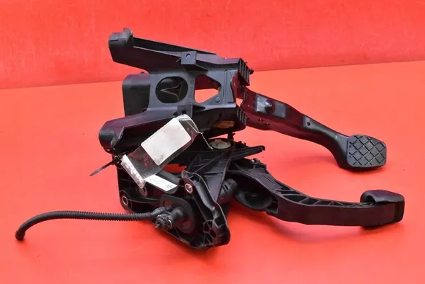 Kupplungs- und Bremspedale Seat Leon 3 1.2 TSI image 5