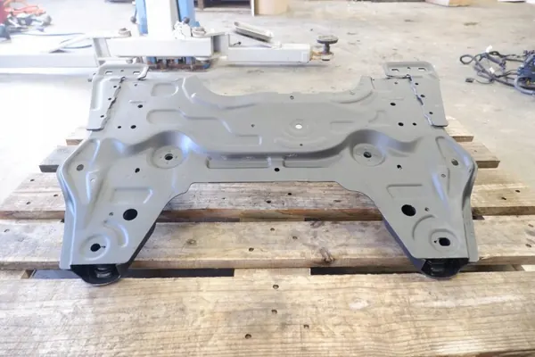 Bastidor auxiliar delantero OEM 9827504880 para Peugeot 208 image 7