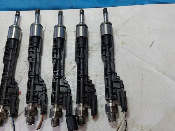Iniettori BMW X5 F85 M5 X6M V8 TWIN T 0261500262 image 4