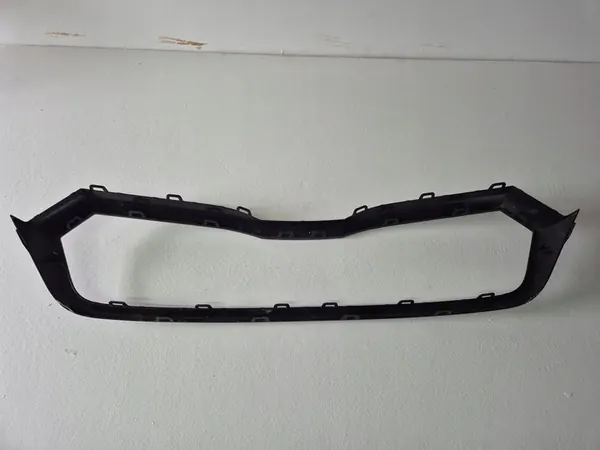 Skoda Octavia IV mk4 front grill 5E3853761A image 8