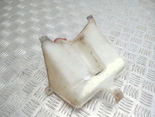 Pesuneste Säiliö VW Passat B3 Takana 331955453C image 4