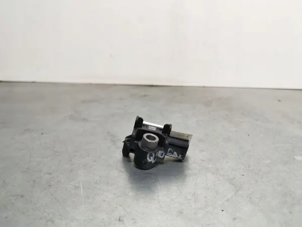 Infiniti Q50 Airbag-sensor OEM FBZ7689 - Begagnad image 3
