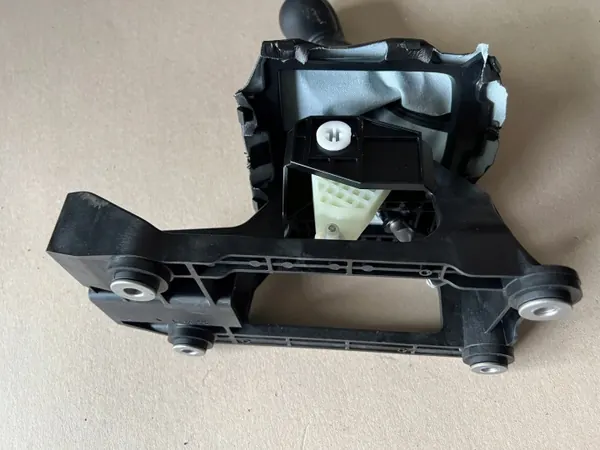 Pommeau de levier & Gaine Suzuki Swift MK8 - Pièce OEM image 5