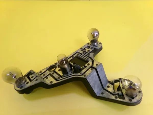 INSERT DE LAMPE TOYOTA AVENSIS ARRIÈRE GAUCHE 89028786 image 2