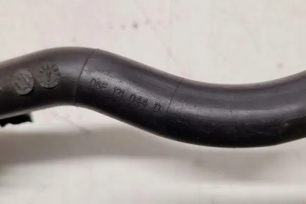 Jäähdytysputki AUDI A6 3.0L diesel 2006 image 3