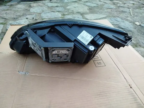 Oikea Etuvalaisin Peugeot 308 T9 II Full LED OEM image 3