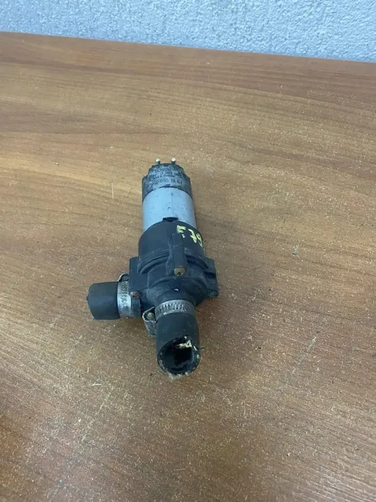 Vattenpump OEM E793 för Mercedes-Benz Vito 638 image 2