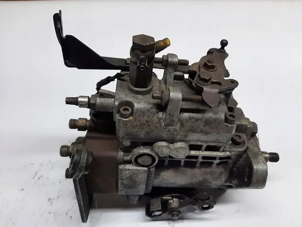 VW GOLF I EINSPRITZPUMPE 1.5 D OEM 068130107J image 4