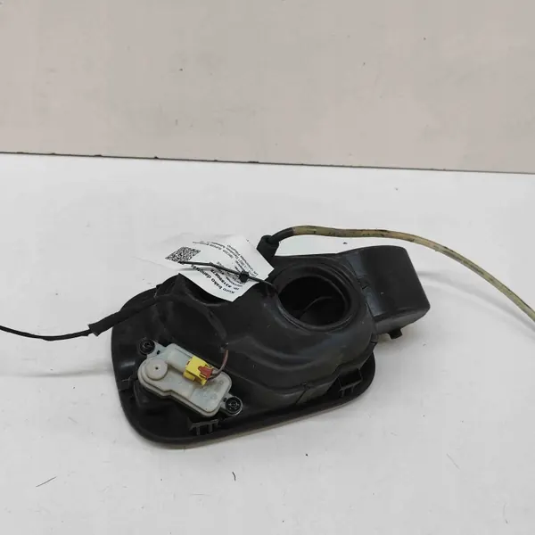 Tapa Depósito Combustible OEM 04L010012A Skoda Superb III Estate image 3