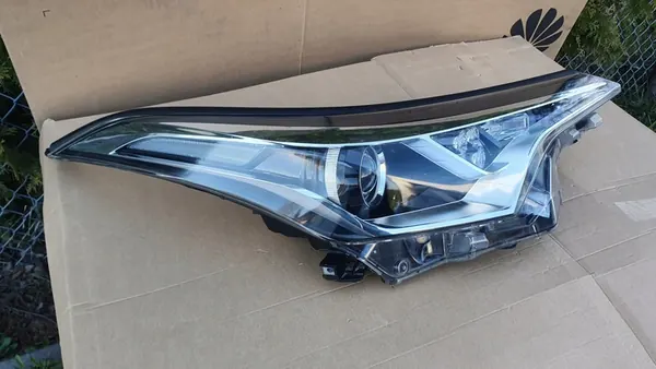 Lámpara LED Delantera Derecha TOYOTA C-HR 81110-F4031 image 3