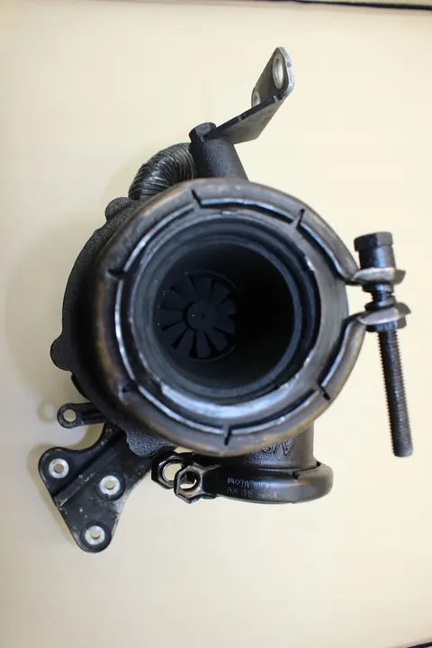 Turbo BMW B47 OE 8519475 image 5