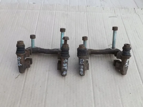 Remklauwhouder links rechts achter Audi A4 OEM image 7