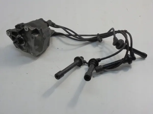 Bobina de encendido Honda OE D4T00-01 usada image 3