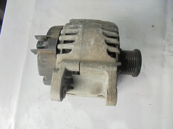 Vaihtovirtageneraattori Renault Megane III 1.2 TCE OEM 8200849752 image 4