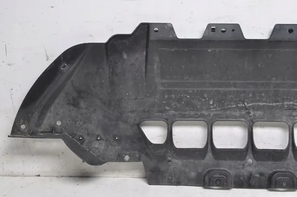 Maserati Ghibli III Stötfångardekor 670001748 image 2