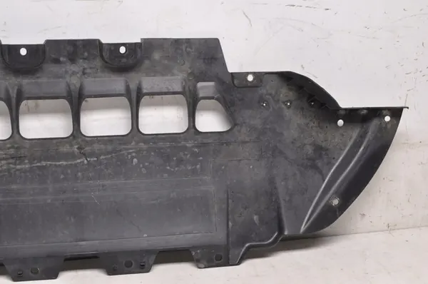 Maserati Ghibli III Stötfångardekor 670001748 image 9