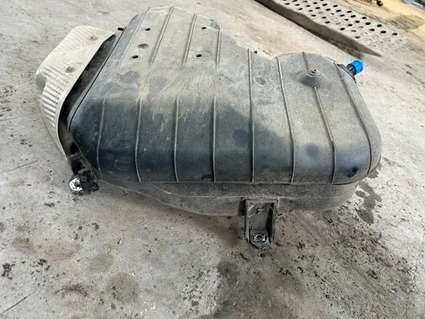 OEM I30 III ZBIORNIK ADBLUE - Gebruikte AdBlue-tank image 7