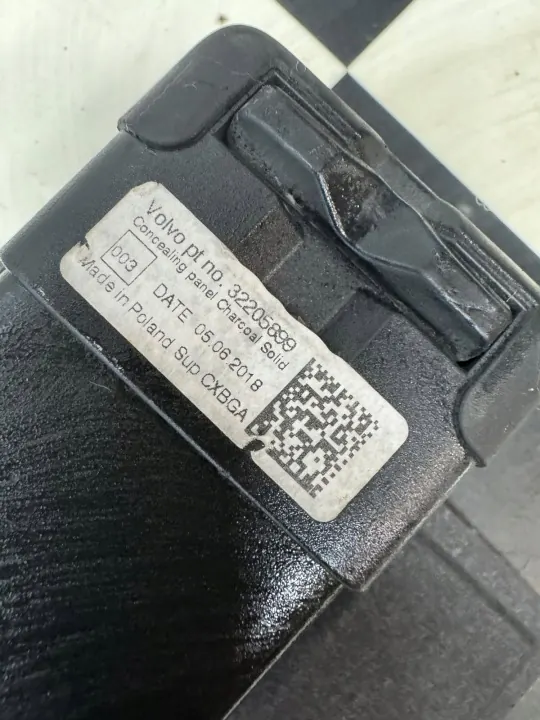 Store de Coffre Volvo XC60 II OEM 32205899 image 9