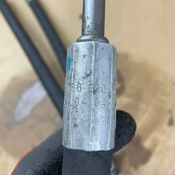 Mercedes W166 GL/ML Federbein Ölleitung OEM 1663201672 image 8