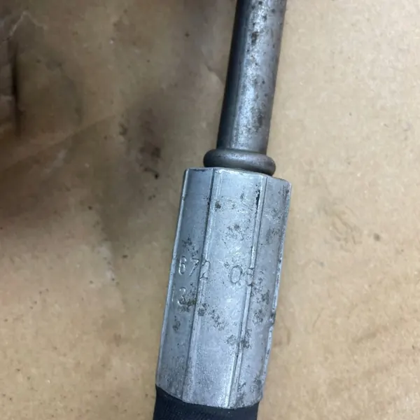 Mercedes W166 GL/ML Federbein Ölleitung OEM 1663201672 image 9