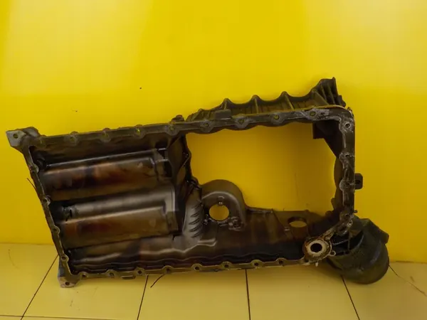 Porsche Cayenne 4.8 V8 Oljetank 9481071711R image 2