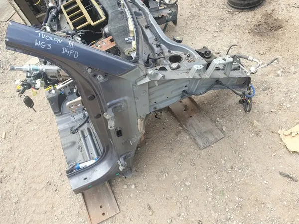 Hyundai Tucson III Frontkotflügel OEM T555 image 2