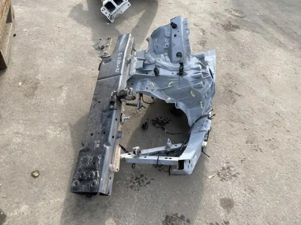 BMW 4 G22 2023 voor linker spatbord OEM 247606 image 3