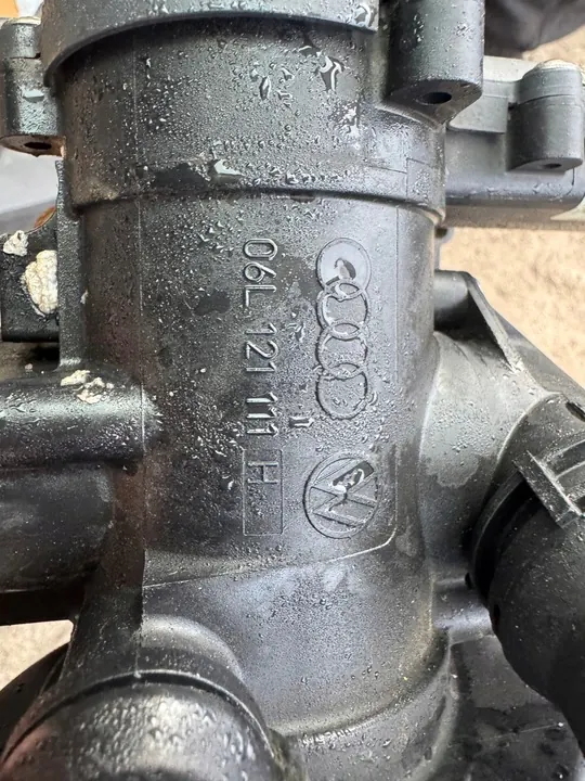 Termostato da Bomba de Água Audi VW Seat Skoda 2.0 TFSI image 3