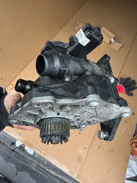 Termostato da Bomba de Água Audi VW Seat Skoda 2.0 TFSI image 4