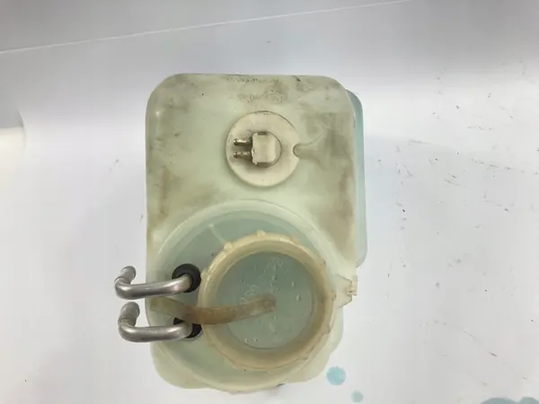 Lämmin tuulilasinpesuneste säiliö Mercedes W124 image 10