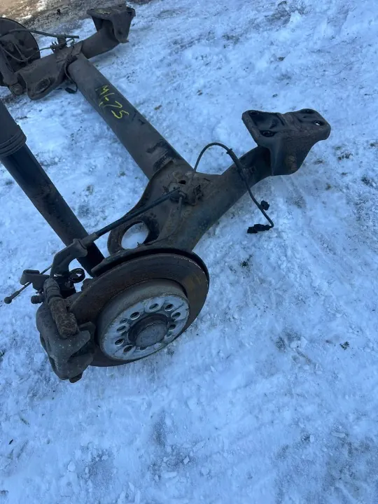 MG ZS SUV achterophangingbalk OEM 10248501H1 image 4
