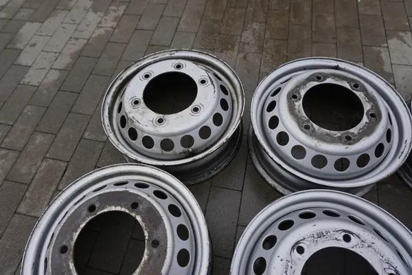 Roda de aço Mercedes-Benz 16" 6x205 ET 117 image 3